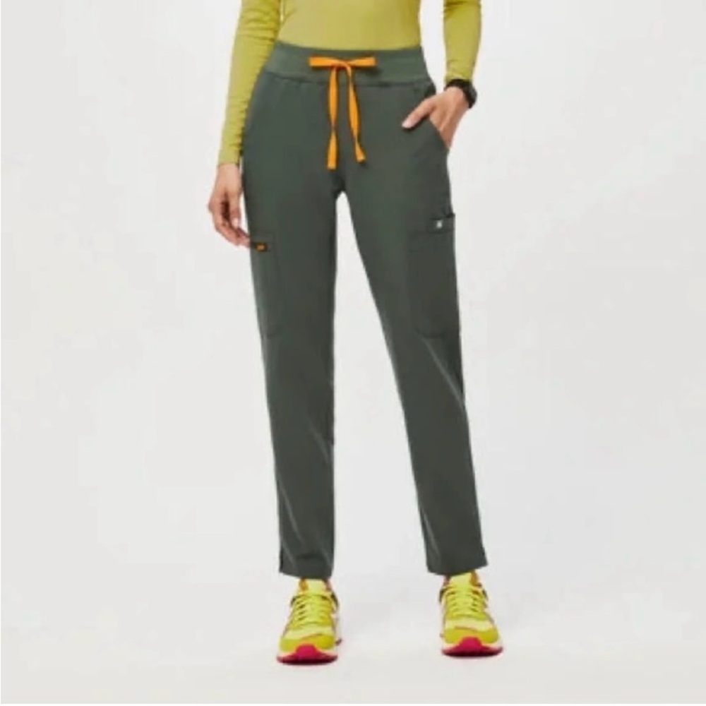 FIGS Yola Scrub Pant Moss S/T